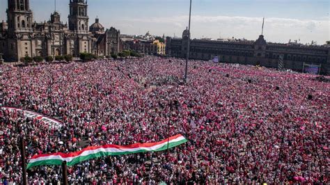 La Cantada en el Zócalo: Un Protesta Popolare per la Democrazia contro una Corruzione Sistemica